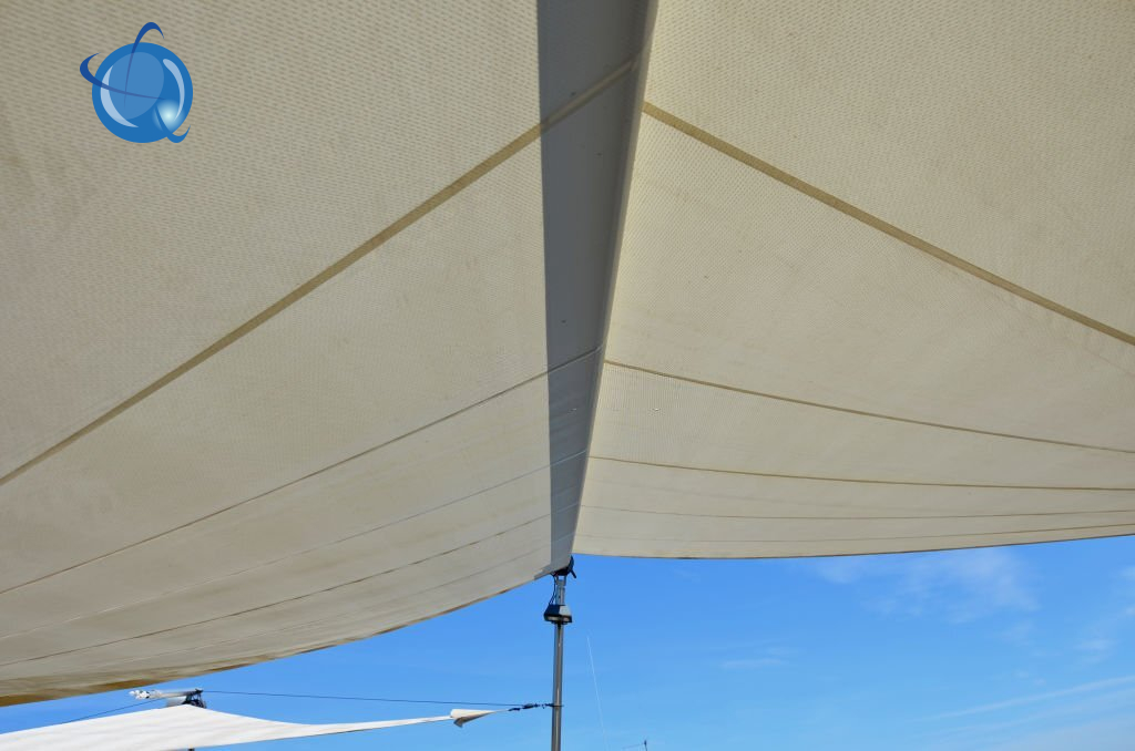 Брезент и тарпаулин: сравнительный анализ материалов для производства навесов и тентов